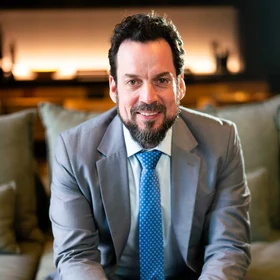 Dr. Nelson Henrique Silva Brandão, advogado — OAB/PR 93.834